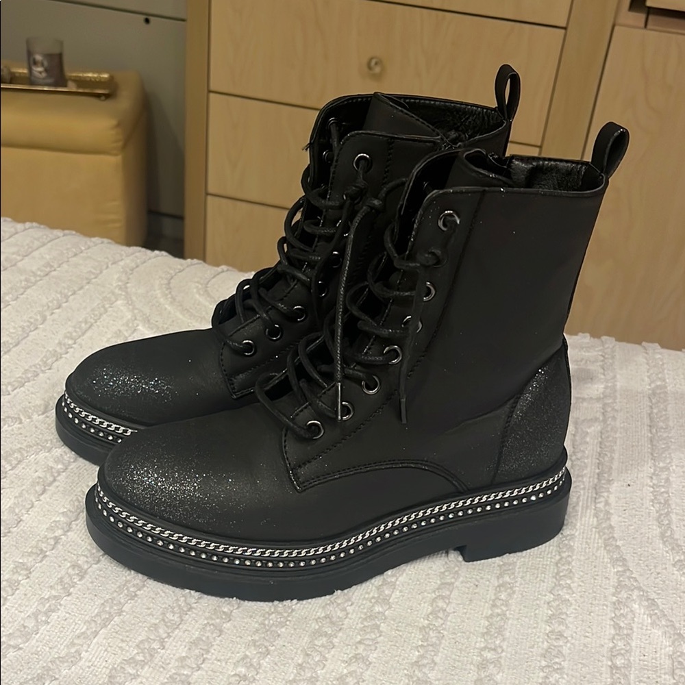 Black Glitter Lace-Up Women's Boots